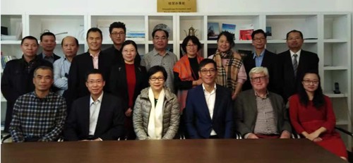 代表團(tuán)成員與德國廣東商會部分成員合影留念