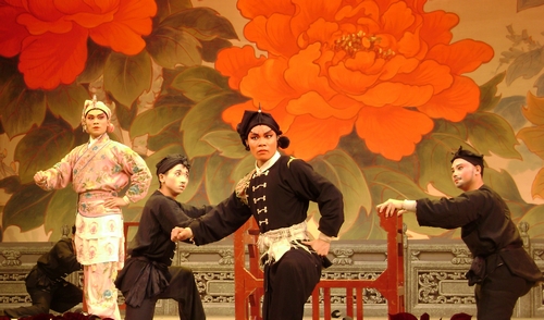 廣州陳覺、吳少冠表演的折子戲《武松大鬧獅子樓》。