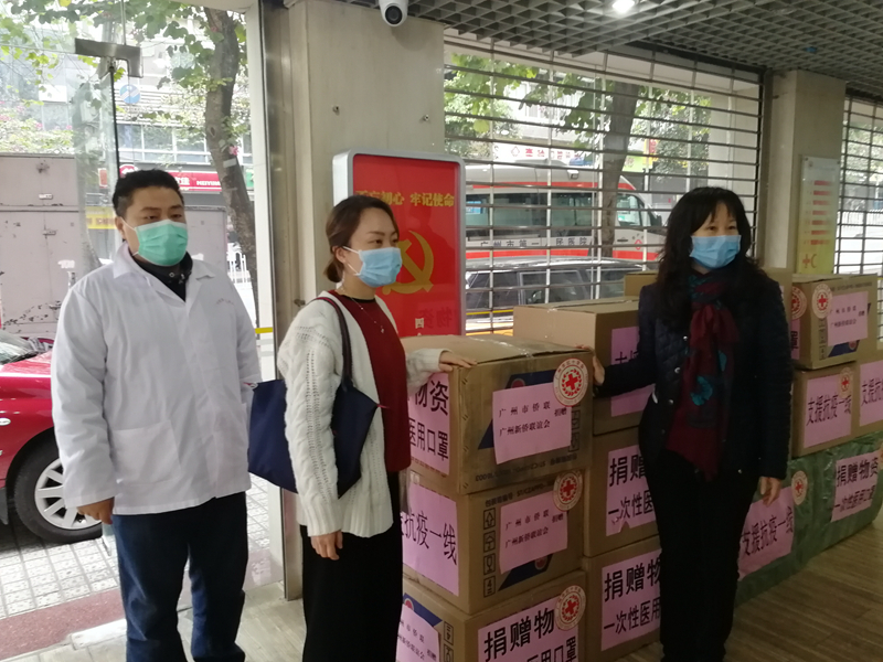 市第一人民醫(yī)院接收捐贈(zèng).jpg
