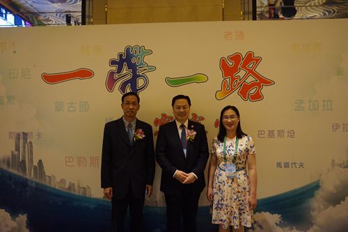 廣東省僑聯(lián)主席程學源、副主席戴文威，中山市僑聯(lián)副研員鄭雪英，中山市僑聯(lián)顧問、澳門神灣同鄉(xiāng)會會長梁冠峰等在活動上合影。