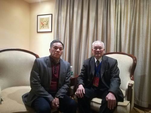 左起袁奕江、王期猛