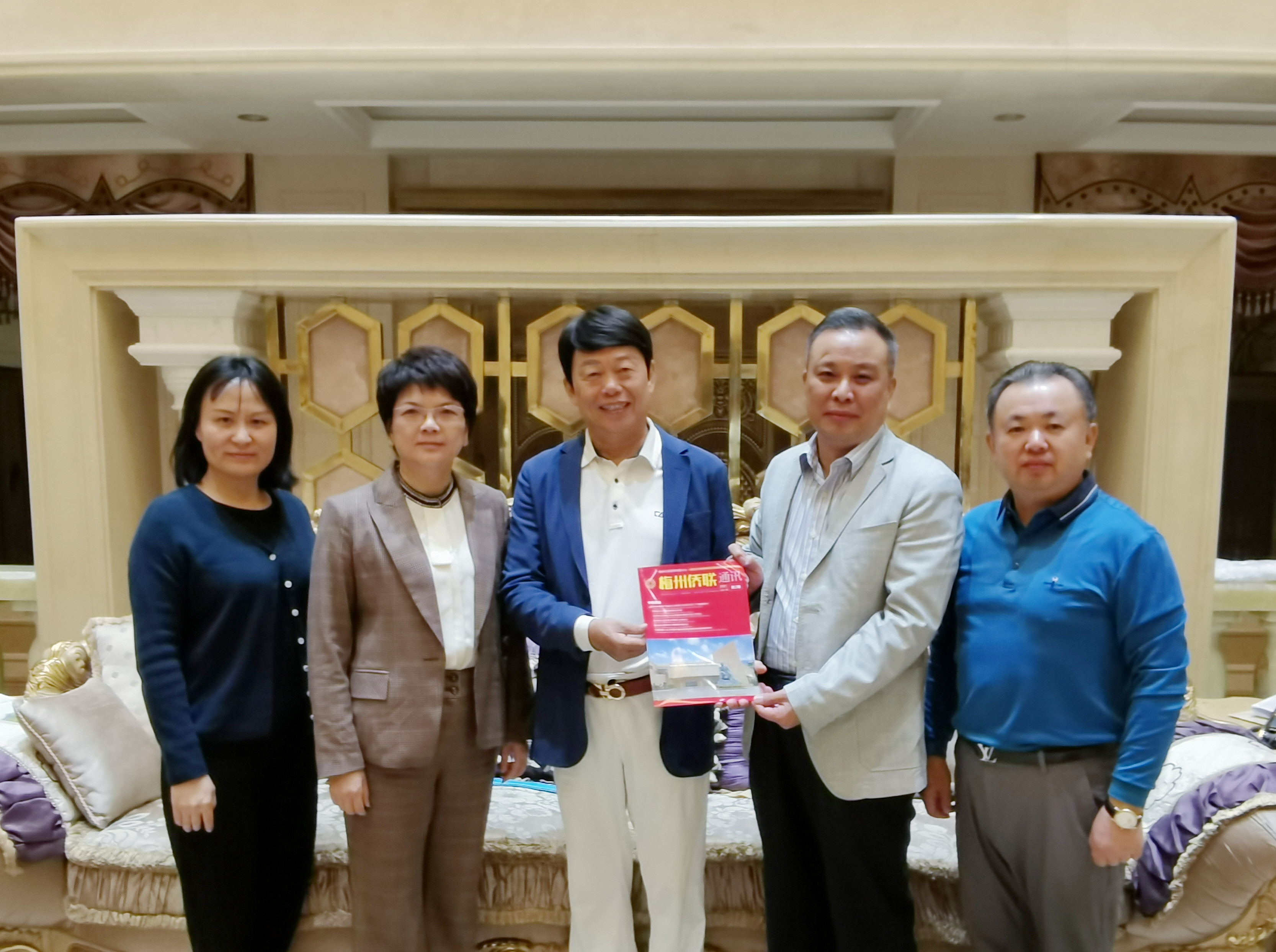 2021.11.26.梅州市僑聯(lián)拜訪加拿大僑領(lǐng)陳生躍先生.jpg