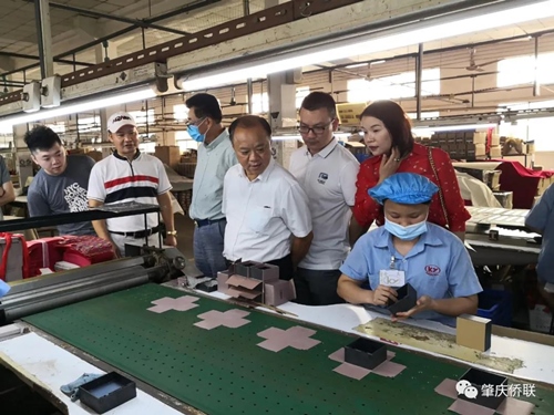 調(diào)研高要區(qū)金英包裝制品有限公司生產(chǎn)車間.jpg