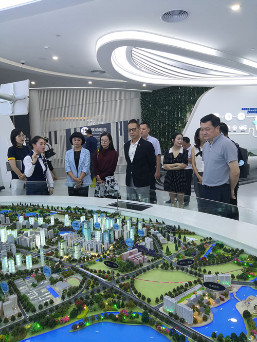 三方共建平臺(tái)，薈聚海歸人才3_副本.jpg