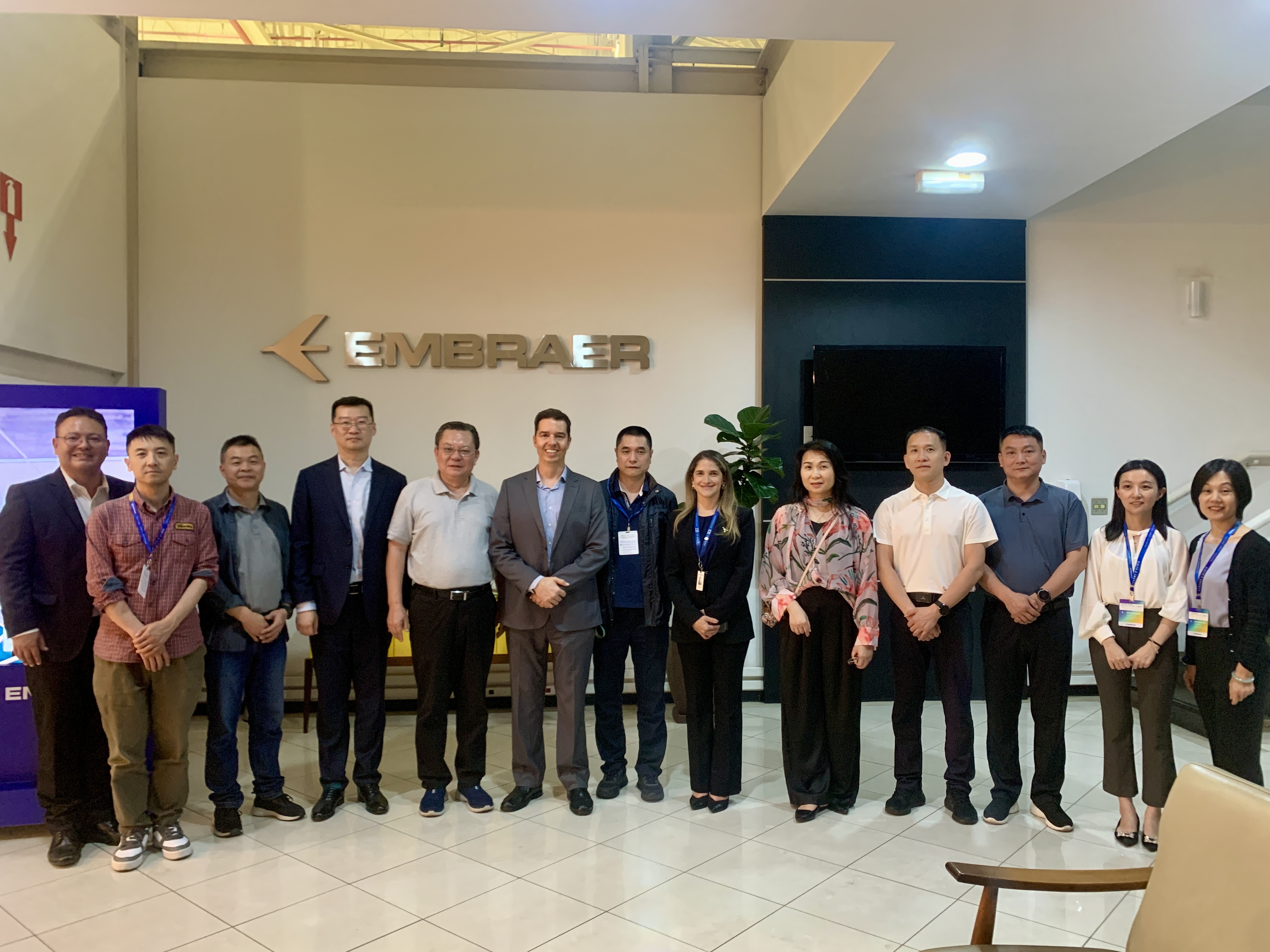 拜訪考察巴西航空工業(yè)公司，洽談投資事宜  04.jpg